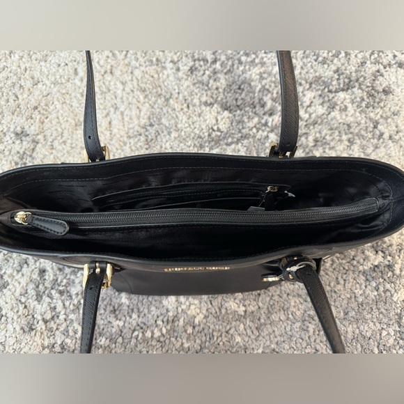 Michael Kors, Jet Set Travel Large Tote, Saffiano Leather in Black - Picture 4 of 10